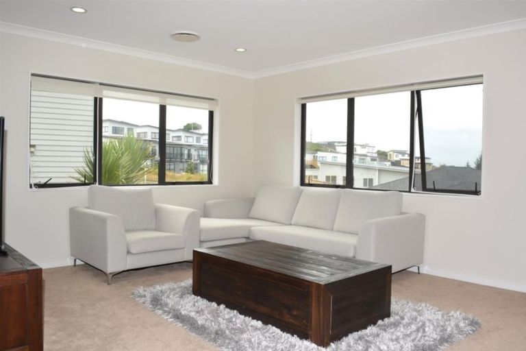 Photo of property in 11 Harvest Avenue, Orewa, 0931