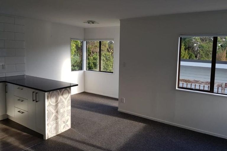 Photo of property in 20 Thistledew Place, Bayview, Auckland, 0629