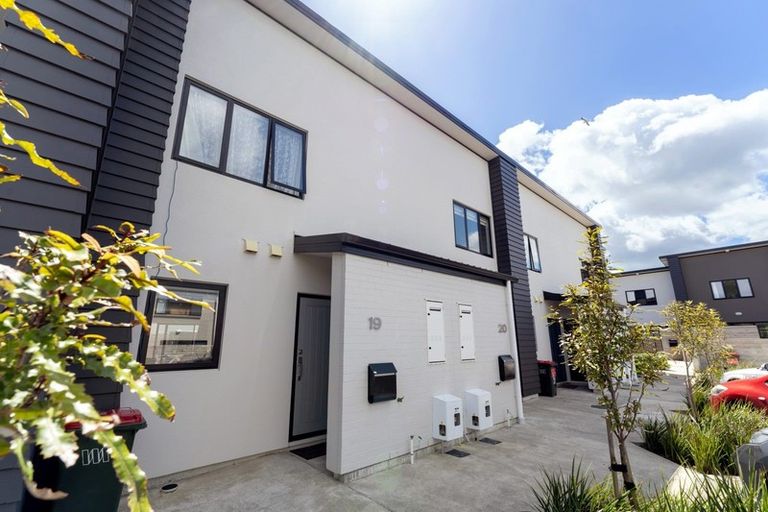Photo of property in 19/9u Surrey Street, Tawa, Wellington, 5028