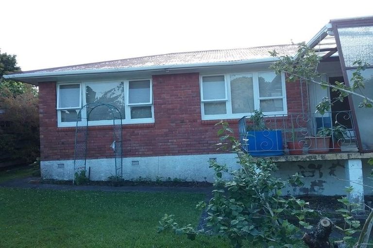 Photo of property in 53 Gloria Avenue, Te Atatu Peninsula, Auckland, 0610