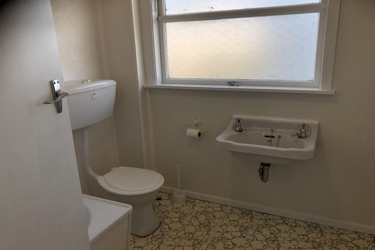 Photo of property in Shakespeare Flats, 8/48 Merton Street, Trentham, Upper Hutt, 5018