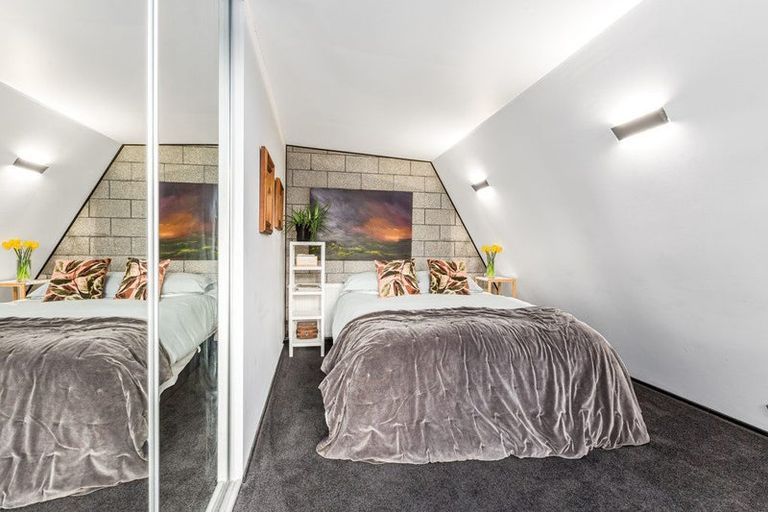 Photo of property in 377a Karaka Bay Road, Karaka Bays, Wellington, 6022