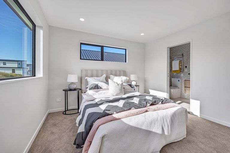Photo of property in 14 Pakirikiri Street, Long Bay, 0630