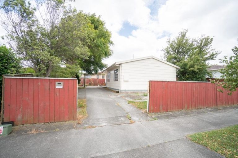 Photo of property in 27 Mcleavey Drive, Kelvin Grove, Palmerston North, 4414