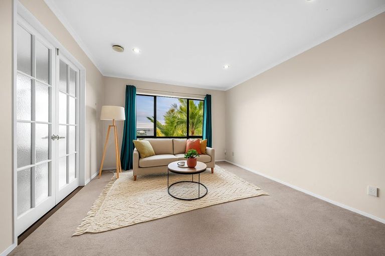 Photo of property in 1 Waldorf Crescent, Orewa, 0931