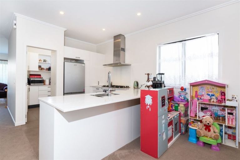 Photo of property in 22 Saltmarsh Road, Hobsonville, Auckland, 0616