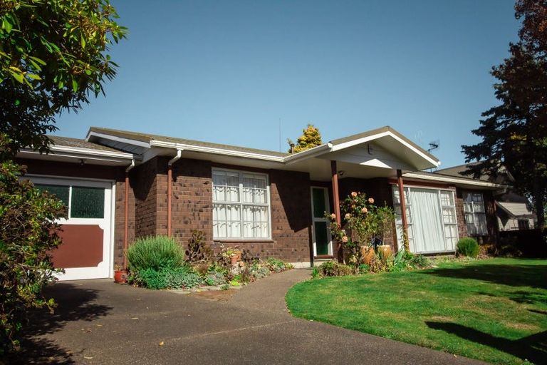 Photo of property in 1a Huata Place, West End, Palmerston North, 4412