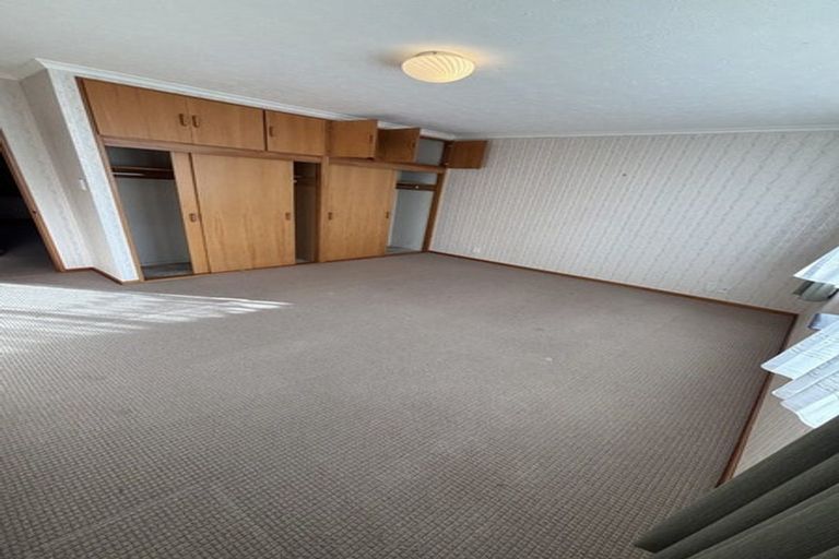 Photo of property in 2/2a Thorrington Road, Cashmere, Christchurch, 8022