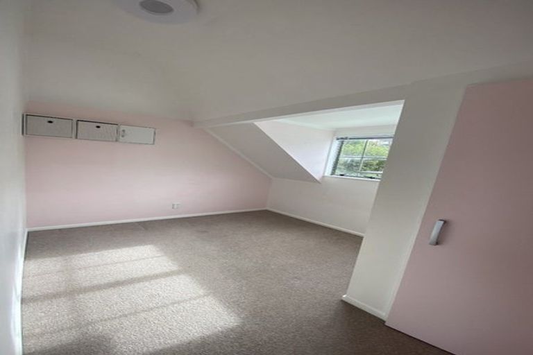 Photo of property in 2/102 Manuka Road, Bayview, Auckland, 0629