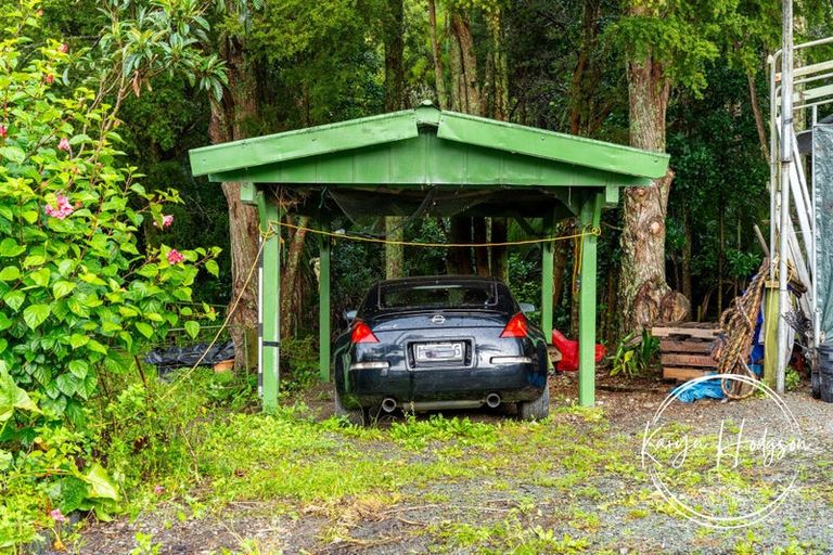 Photo of property in 14 Woodland Road, Maungaturoto, 0588