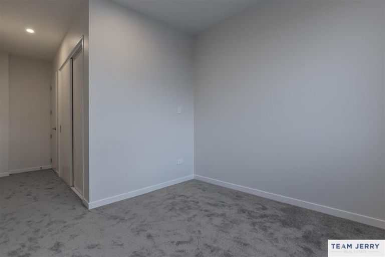 Photo of property in 27 Tieke Lane, Massey, Auckland, 0614