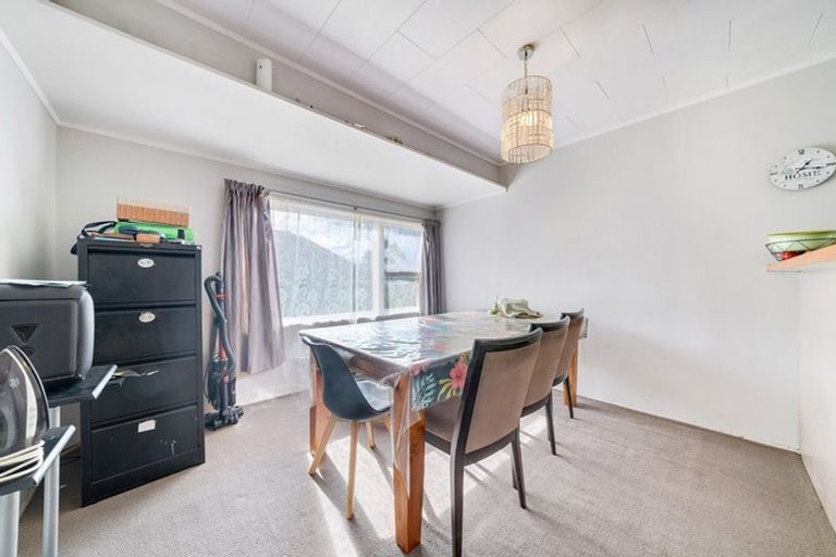 Photo of property in 52 Friedlanders Road, Manurewa, Auckland, 2102