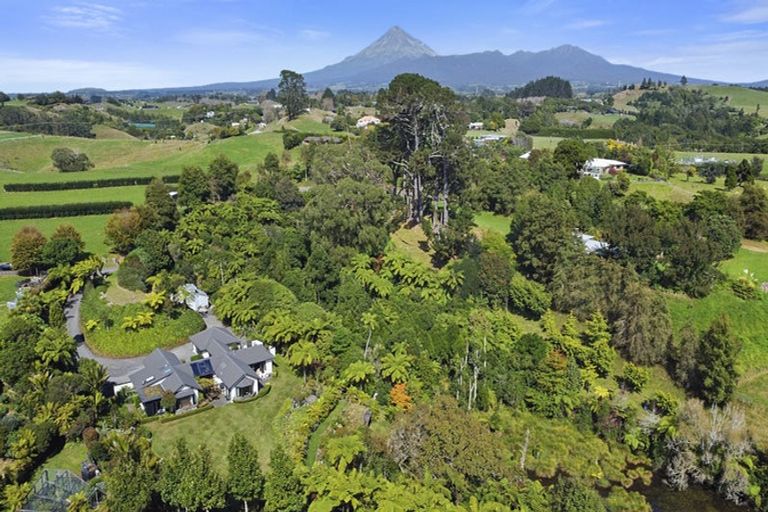 Photo of property in 475 Frankley Road, Hurworth, New Plymouth, 4371