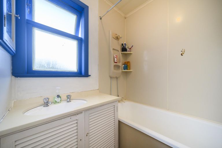 Photo of property in 16 Ronberg Street, Highbury, Palmerston North, 4412