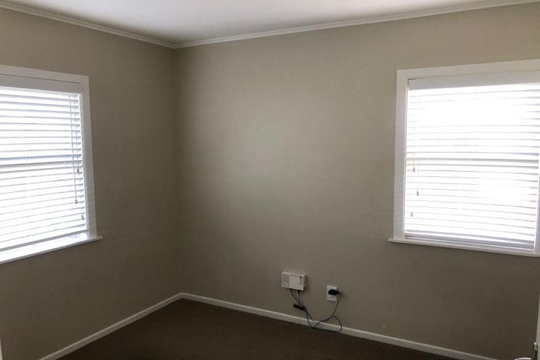 Photo of property in 117 Manuka Road, Bayview, Auckland, 0629