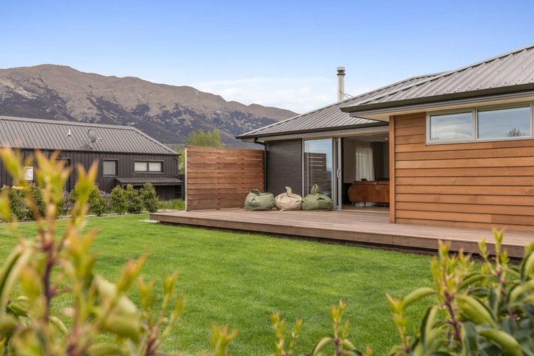 Photo of property in 9 Brewster Crescent, Lake Hawea, Wanaka, 9382