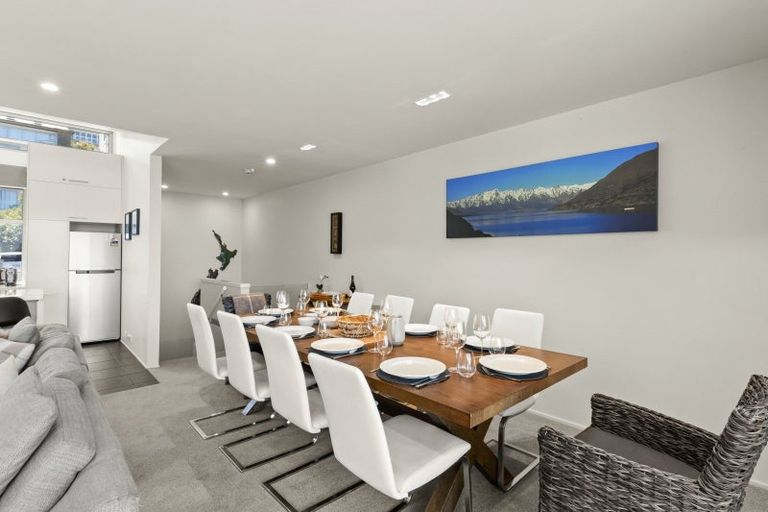 Photo of property in The Beeches Apartments, 4/60 Hallenstein Street, Queenstown, 9300