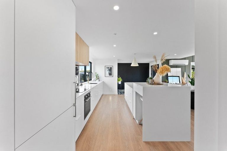 Photo of property in Tapuae, 26 Washer Road, Omata, New Plymouth, 4374