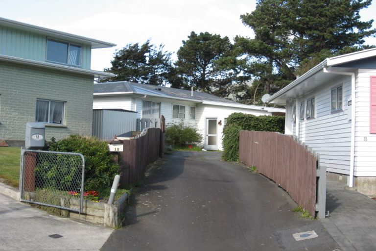 Photo of property in 10 Lincoln Grove, Wainuiomata, Lower Hutt, 5014