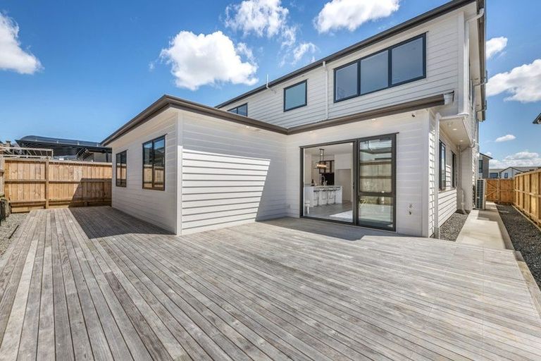 Photo of property in 54 Drumbuoy Drive, Flat Bush, Auckland, 2019