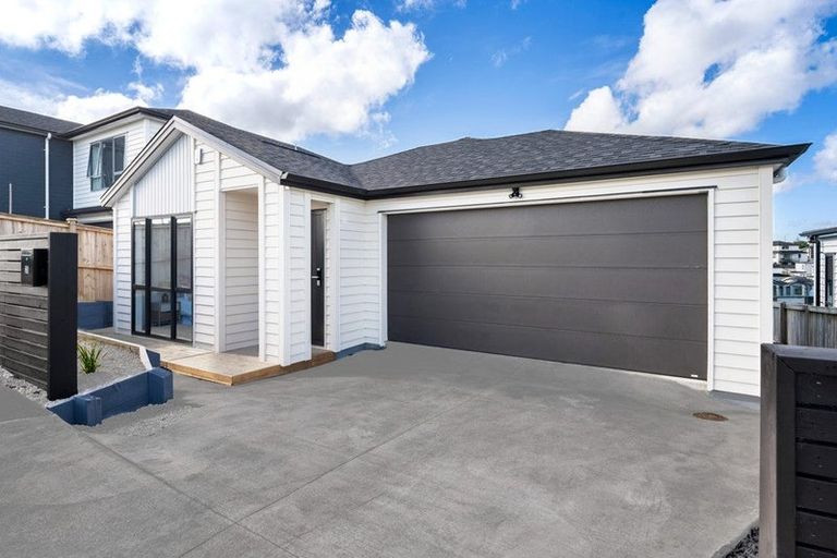 Photo of property in 25 Baumea Rise, Massey, Auckland, 0614
