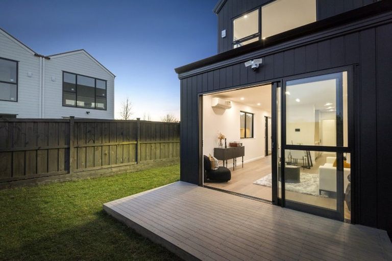 Photo of property in 32 Yellow Pear Lane, Karaka, 2578