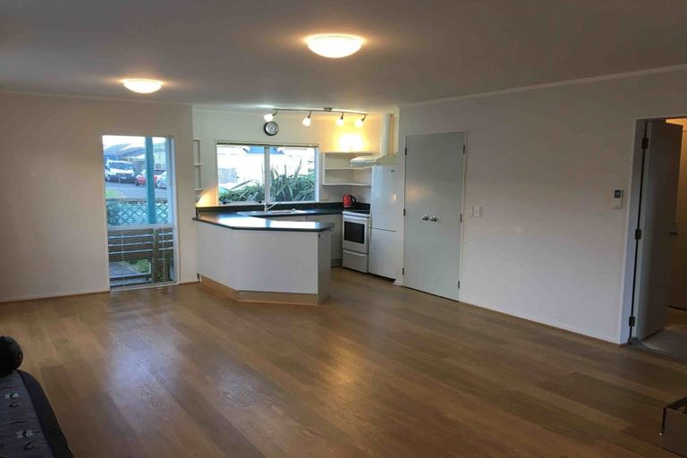 Photo of property in 1 Macalister Place, Miramar, Wellington, 6022