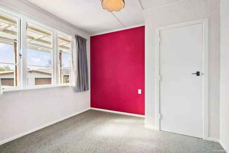 Photo of property in 39 Matipo Road, Te Atatu Peninsula, Auckland, 0610