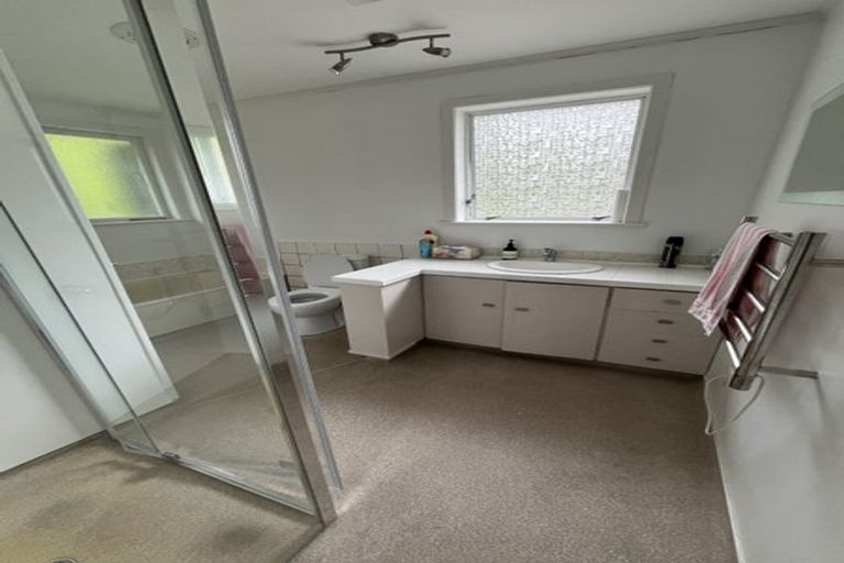 Photo of property in 1/195 Godley Road, Titirangi, Auckland, 0604