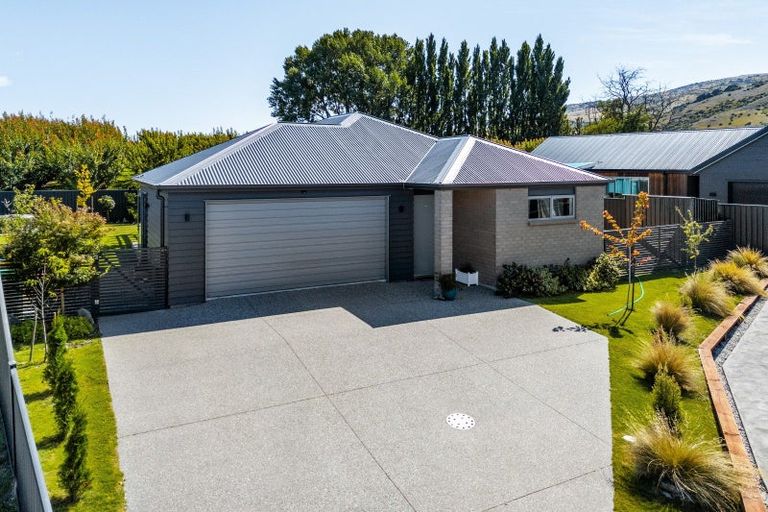 Photo of property in 11 Guano Crescent, Cromwell, 9310