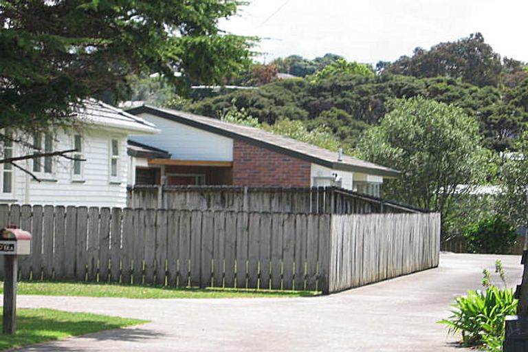 Photo of property in 79 Godley Road, Green Bay, Auckland, 0604