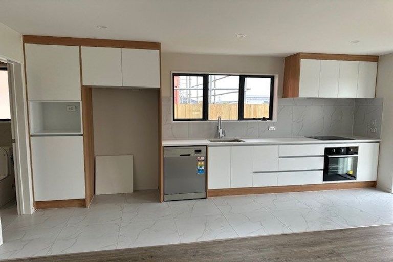 Photo of property in 20 Rorotu Avenue, Karaka, 2113