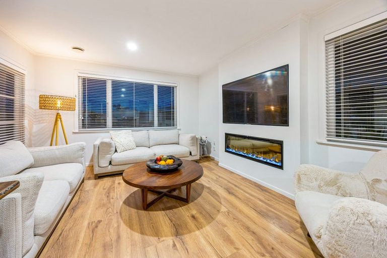 Photo of property in 1/30 Selwyn Crescent, Forrest Hill, Auckland, 0620