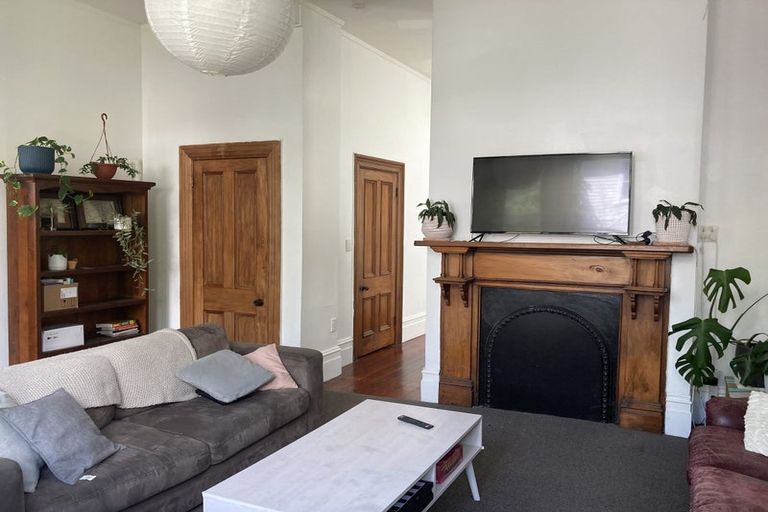 Photo of property in 15 Myrtle Crescent, Mount Cook, Wellington, 6021