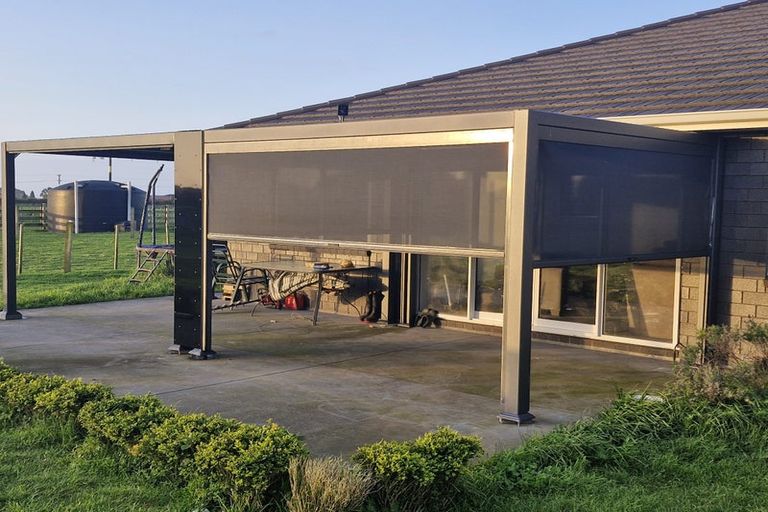 Photo of property in 2a Kaipakopako Road, Paraite, New Plymouth, 4373