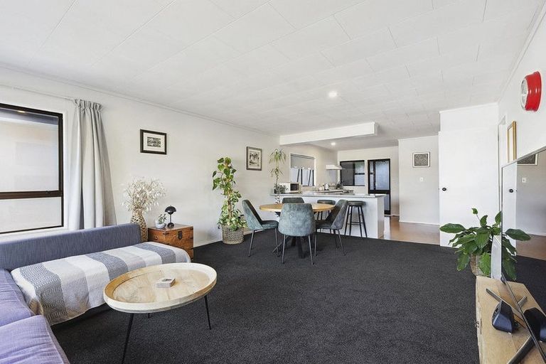 Photo of property in 4/24 Acheron Road, Paremata, Porirua, 5026