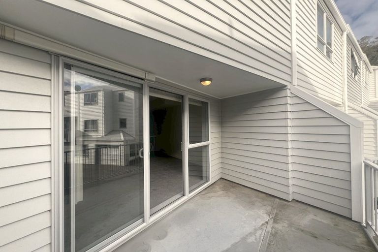 Photo of property in 3ul Papawai Terrace, Mount Cook, Wellington, 6021