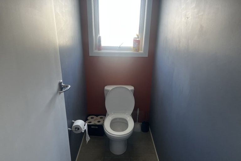 Photo of property in 27 Rospeath Crescent, Spotswood, New Plymouth, 4310