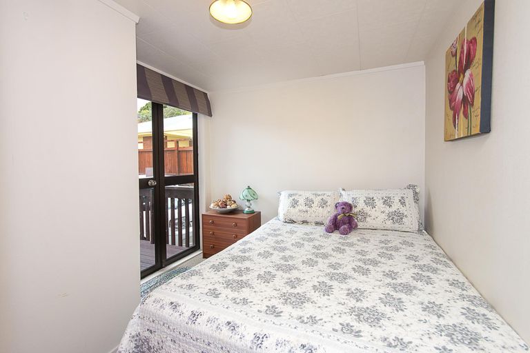 Photo of property in 10 Len Brown Place, Pukekohe, 2120
