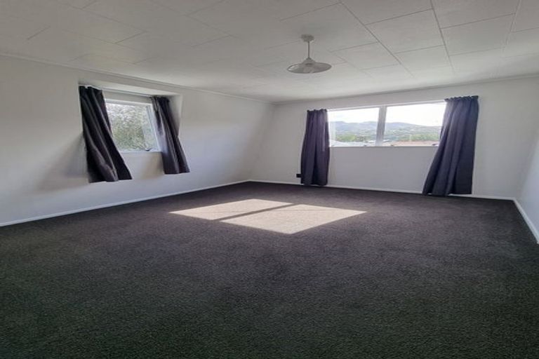 Photo of property in 1/56 Mary Crescent, Elderslea, Upper Hutt, 5018