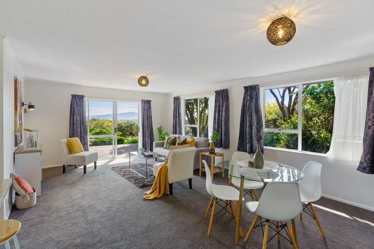 Photo of property in 61 Kakariki Grove, Waikanae, 5036