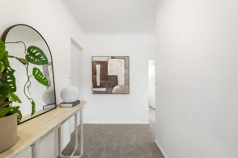 Photo of property in 41 Knightsbridge Drive, Forrest Hill, Auckland, 0620