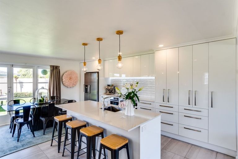 Photo of property in 41 Avondale Road, Taradale, Napier, 4112