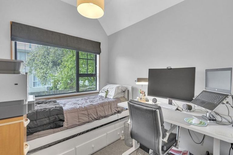 Photo of property in 68 Palatine Terrace, Saint Martins, Christchurch, 8022