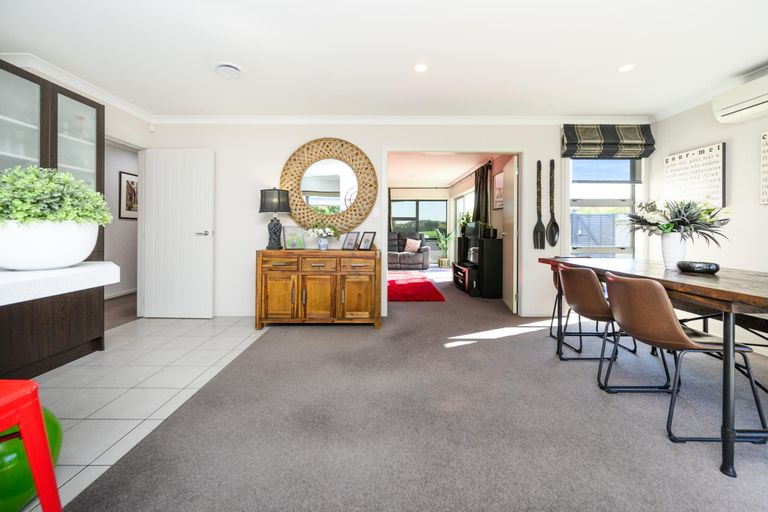 Photo of property in 99 Schnell Drive, Kelvin Grove, Palmerston North, 4414