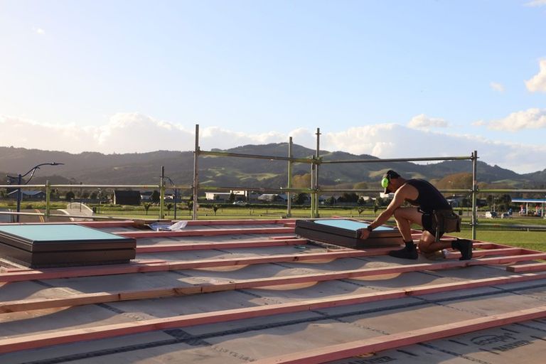 Photo of property in 9 Ngaroma Crescent, Whitianga, 3510