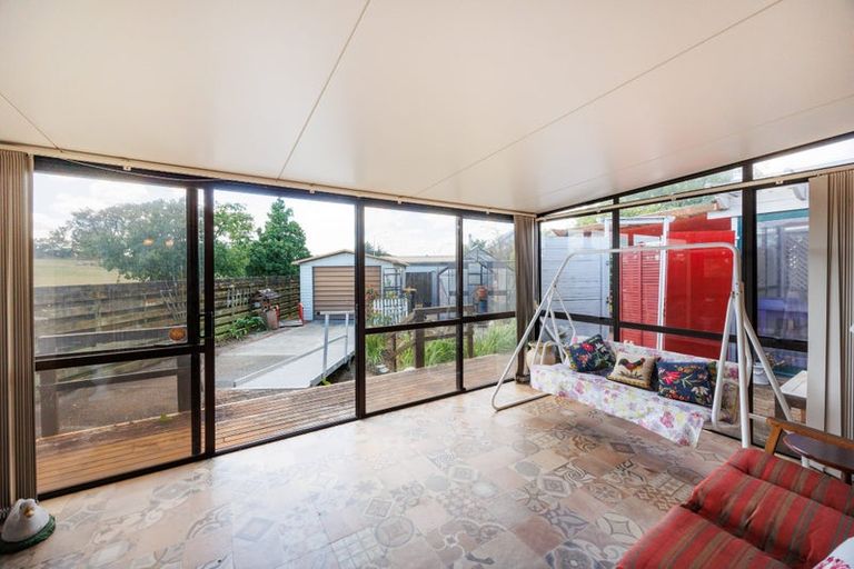 Photo of property in 1 Peter Hall Drive, Kelvin Grove, Palmerston North, 4414