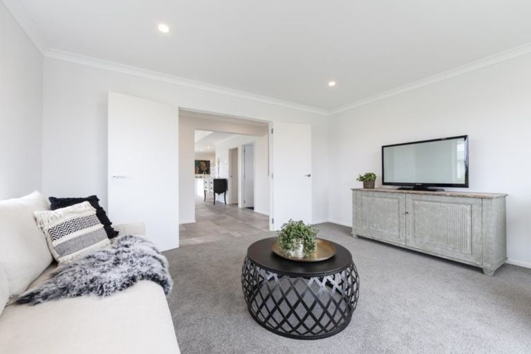 Photo of property in 15 Pitoitoi Drive, Riverhead, 0820