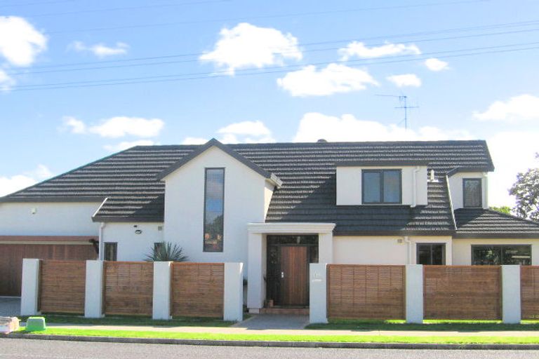 Photo of property in 8 Devon Road, Bucklands Beach, Auckland, 2012