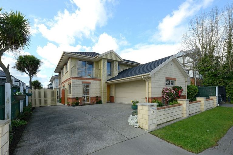 Photo of property in 16 Mona Vale Avenue, Riccarton, Christchurch, 8011